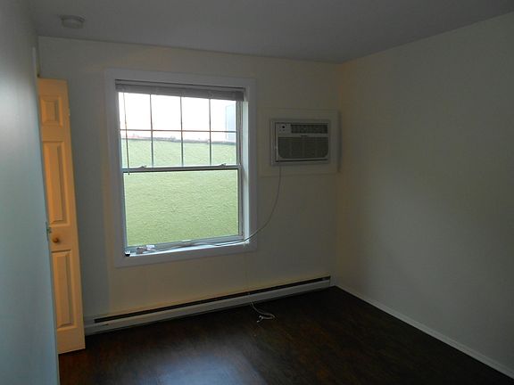 5th image of 622 N Milwaukee Ave APT B