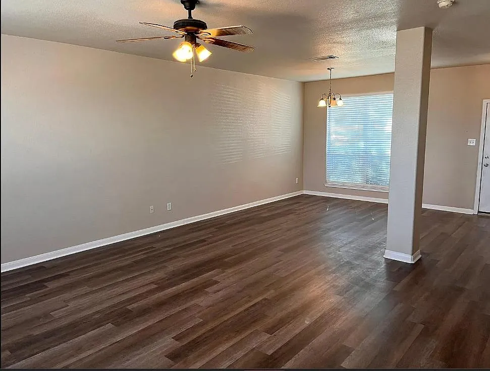 4 bed, 2.5 bath, 2277 sqft, $2,100 — Photo 3
