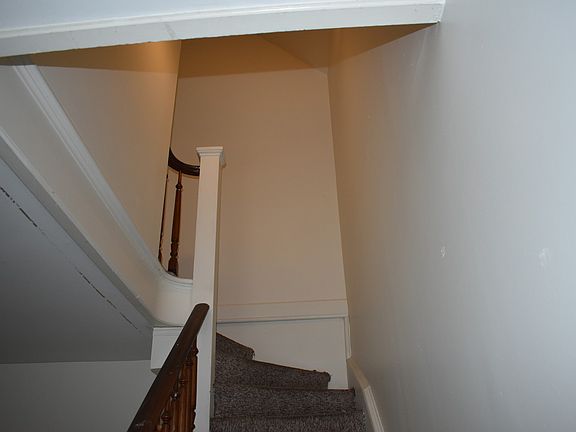 5th image of 13 Walnut St