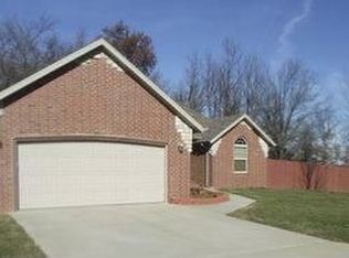 711 Chicory Ln, Aurora, MO 65605