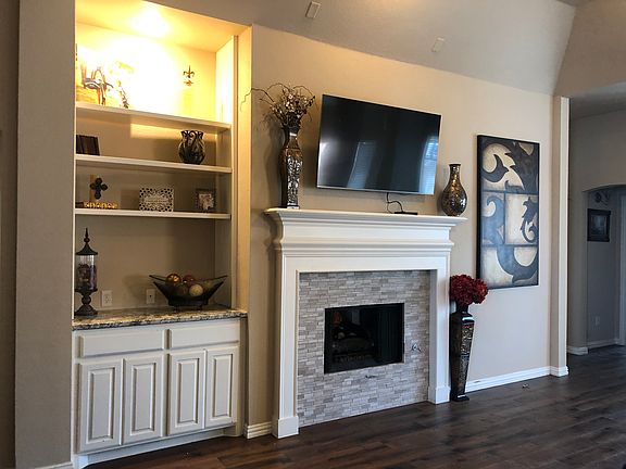 2nd image of 1104 King Bors Ln
