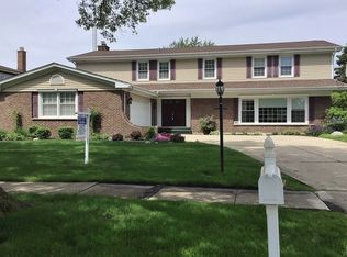 3816 Medford Cir, Northbrook, IL 60062