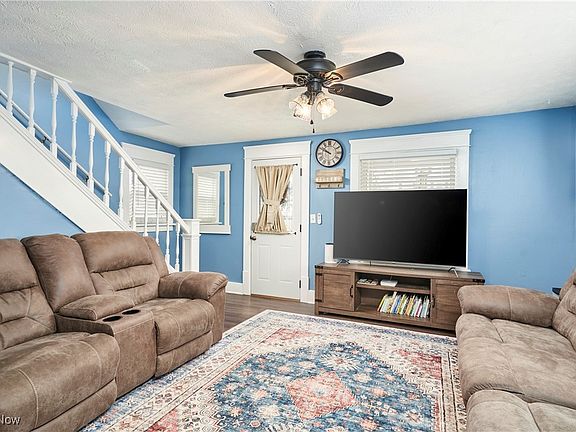 4th image of 1840 6th St