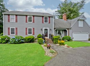 75 Tanglewood Dr, East Longmeadow, MA 01028