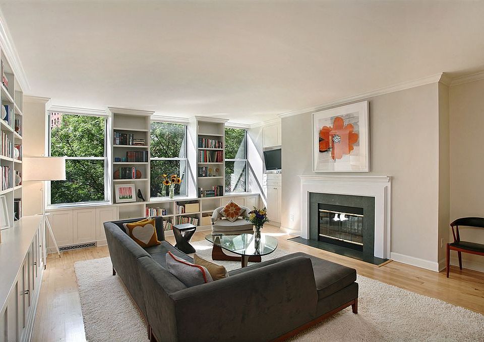 1st image of 534 Hudson St APT 3C