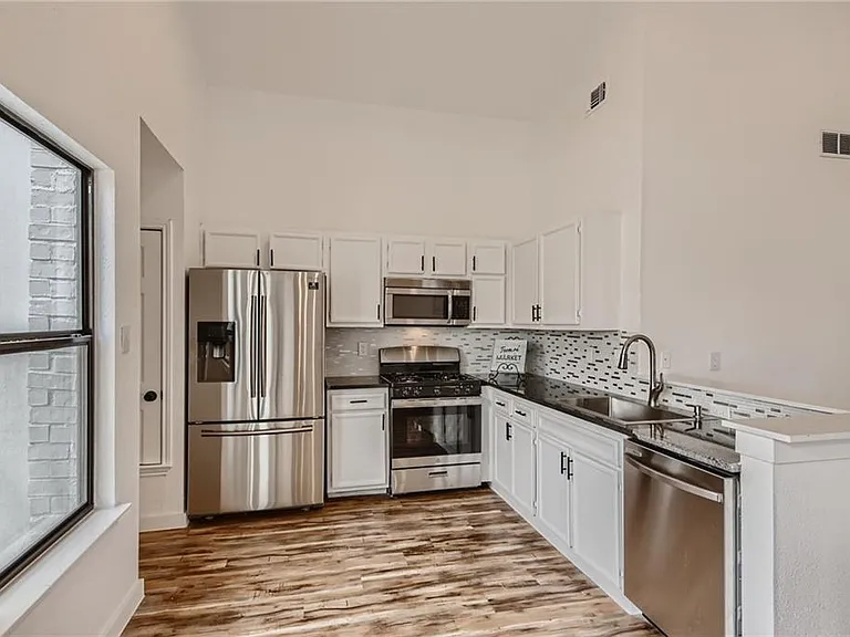 1402 Hollow Tree Blvd — Photo 10