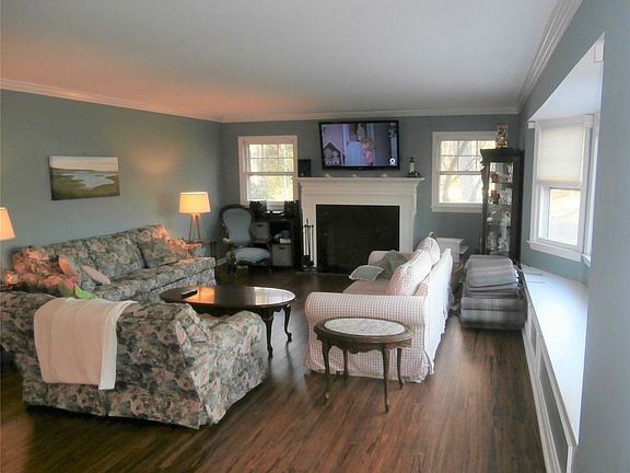 4th image of 795 Bayview Dr