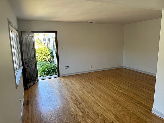 2nd image of 4809 Topanga Canyon Blvd