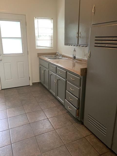 1st image of 3971 E 6th St #1/4
