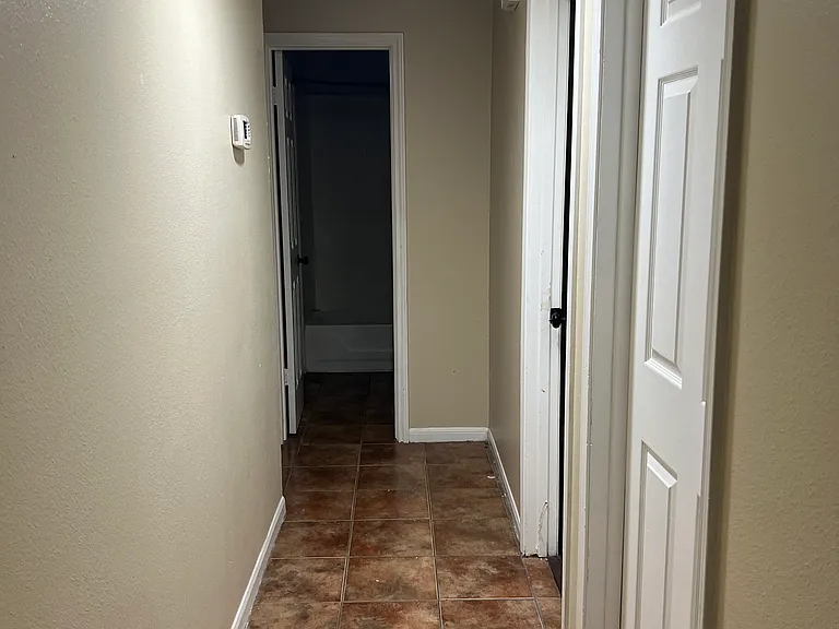 4915 Silent Lk — Photo 18