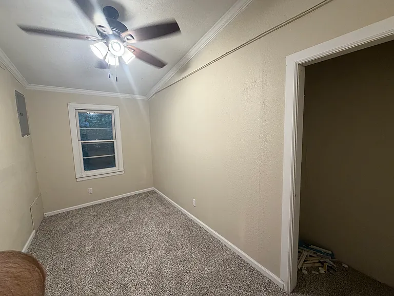827 S Hall St — Photo 12
