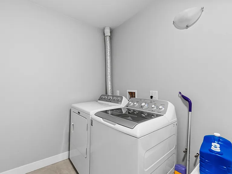 4225 Evergreen Ave #BASEMENT — Photo 20