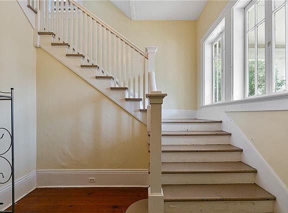 3rd image of 1635 2nd St