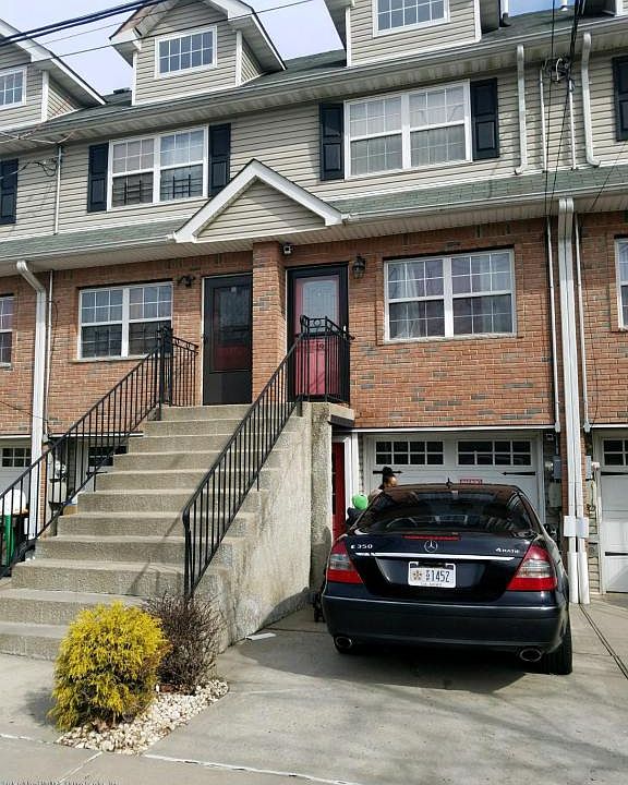 1st image of 19 Giacomo Ln