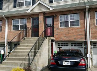 19 Giacomo Ln, Staten Island, NY 10310