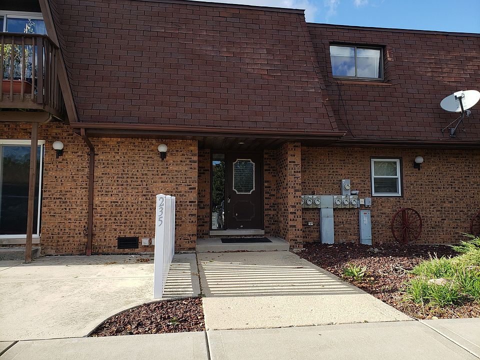 1st image of 235 Woodrow St APT 1B