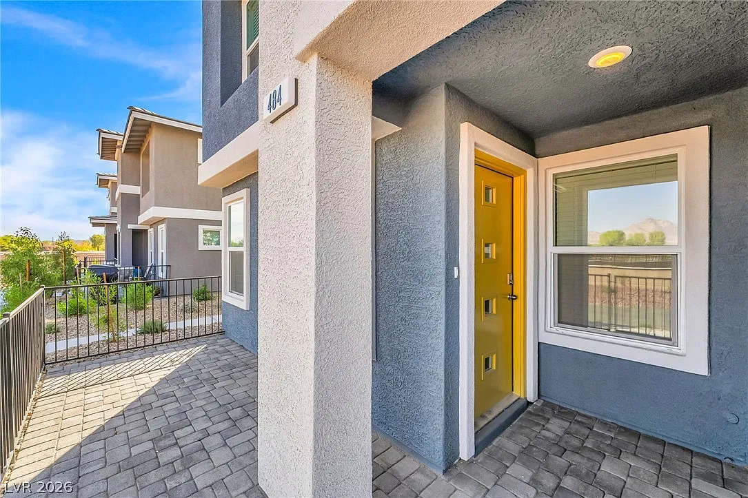 3 bed, 2.5 bath, 1407 sqft, $1,850 — Photo 3