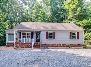 239 N Oakes Cir, Saluda, VA 23149