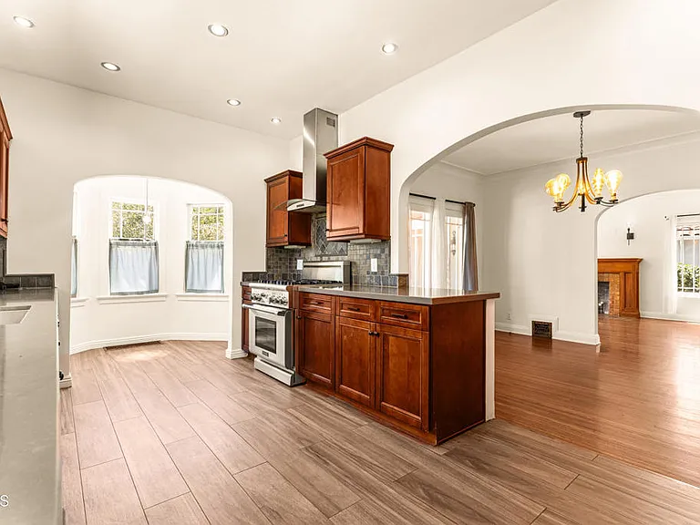 4725 Ambrose Ave — Photo 19