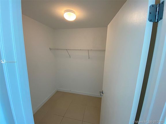 3rd image of 2999 NE 1st Ave