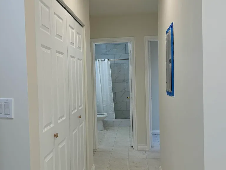686 Abbey Ln #E — Photo 2