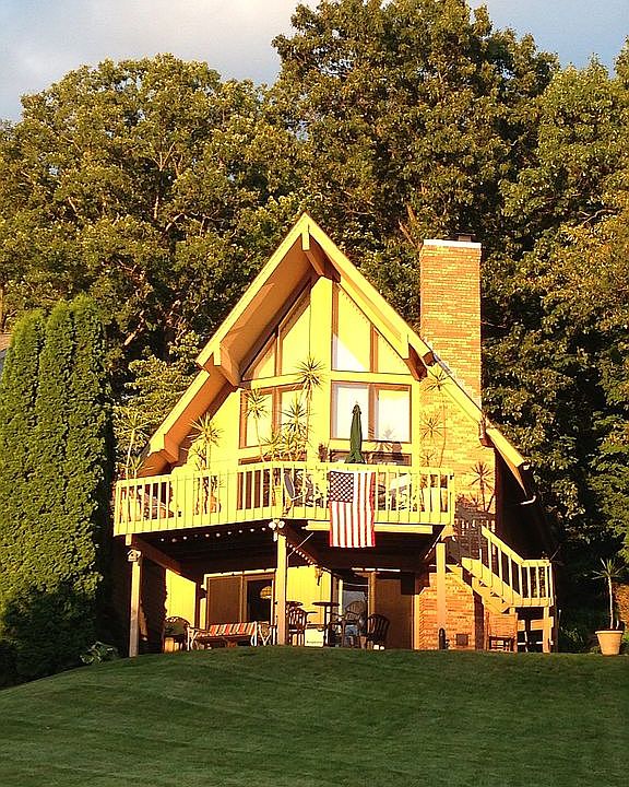 1st image of 891 Kingsway Cir