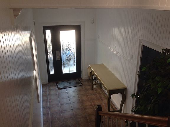 2nd image of 18 Yacht Harbor Ct