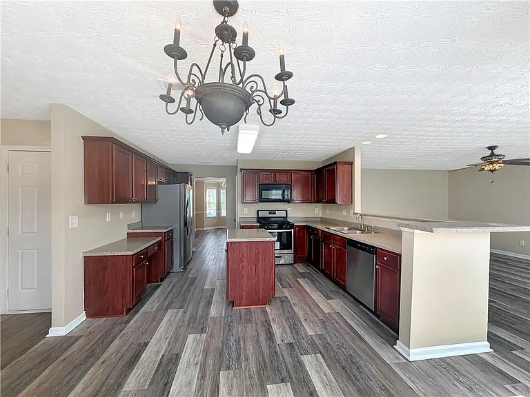 1210 Skylar Ridge Cir — Photo 13