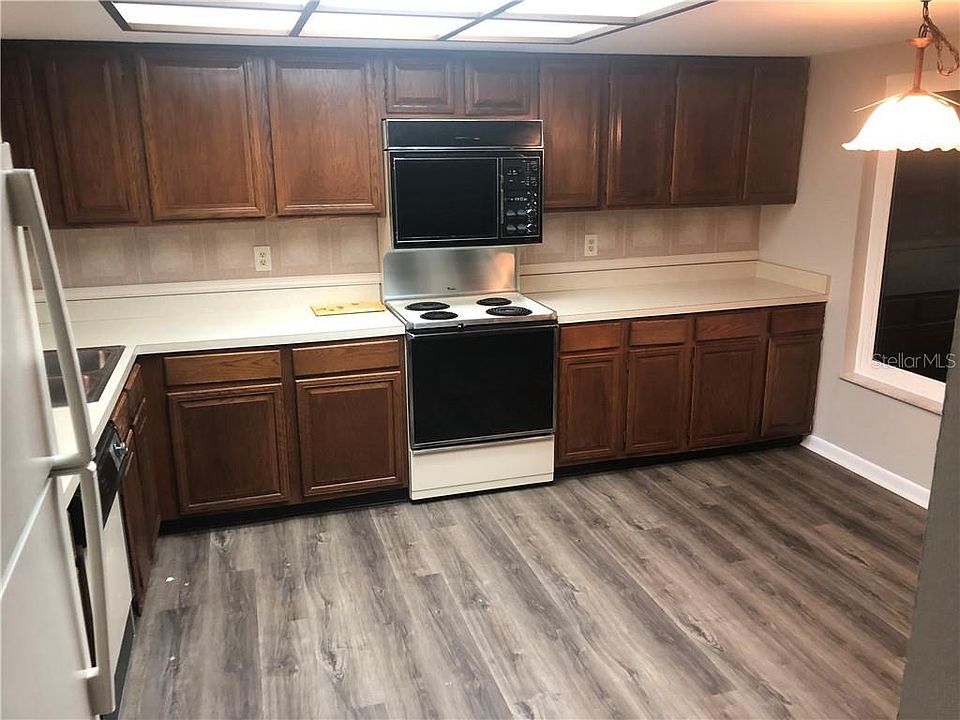 2nd image of 7813 Niagara Ave #7813
