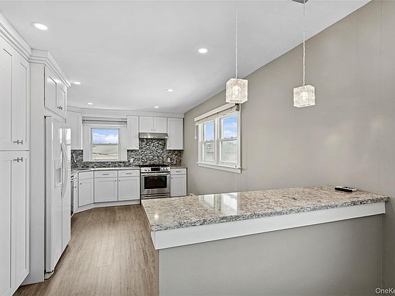 5th image of 31 Julian Pl #2
