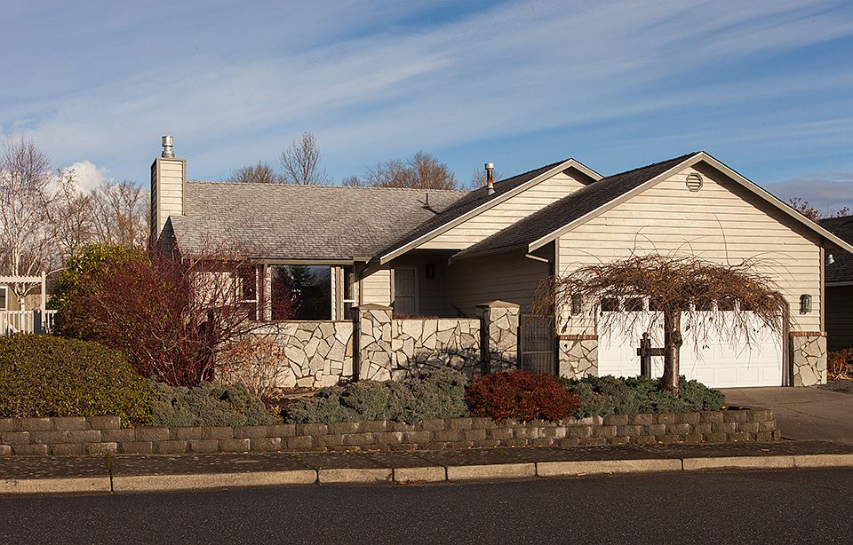 1st image of 2097 Oxford Ct