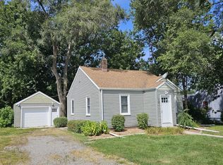 7504 W Taft St, Merrillville, IN 46410