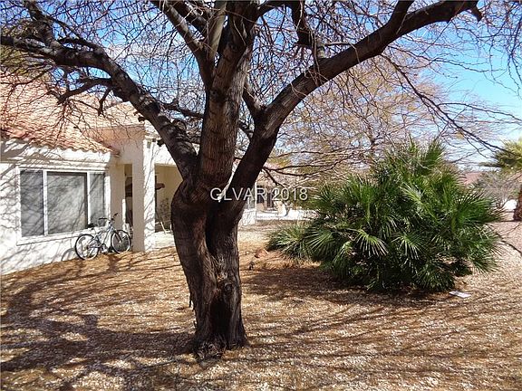 3rd image of 8601 Glenmore Dr