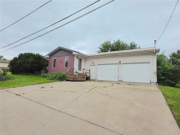 2nd image of 218 Warren Ave