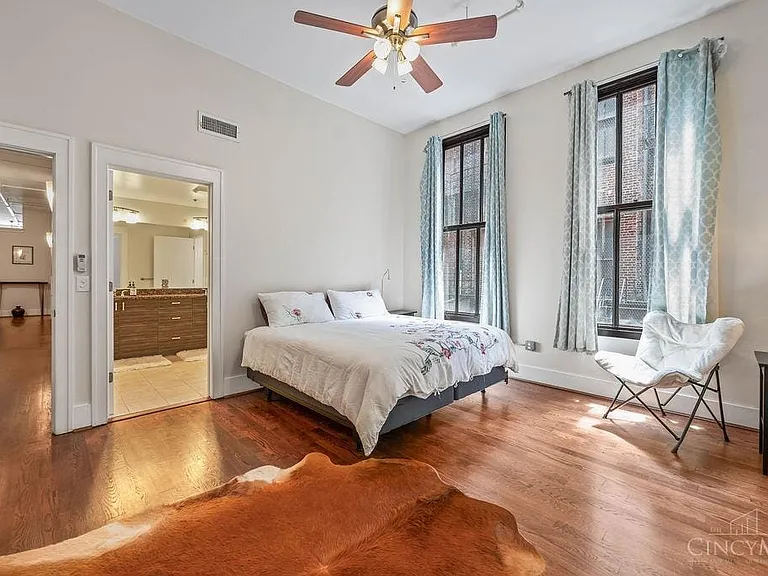 417 Vine St #302 — Photo 23