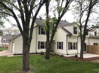 8613 Clover Ln, Urbandale, IA 50322