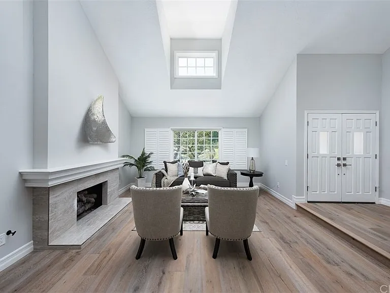 Montbury Dr — Photo 3