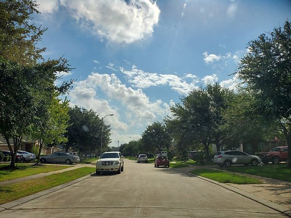 4th image of 15918 Wilmington Park Ln