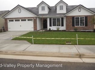 1741 S Rio Linda St, Visalia, CA 93292