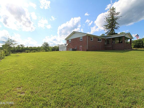 9th image of 1038 Newton Ln