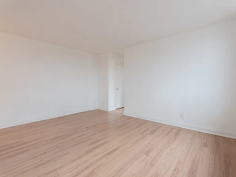 330 Chisholm Ave #12 — Photo 10