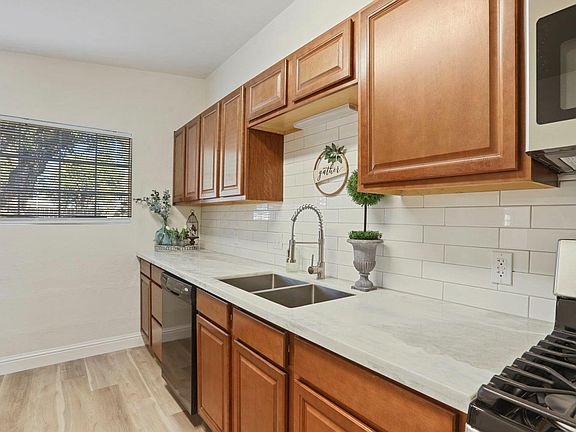 4th image of 1449 S School St