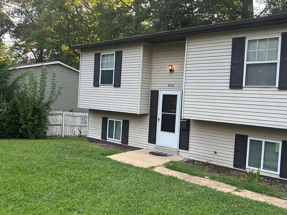 9506 48th Pl