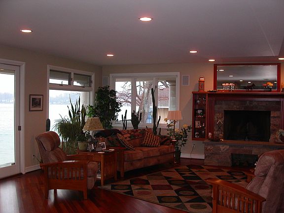 First floor Living room1