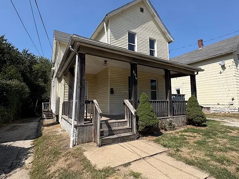 656 Kling St — Photo 2