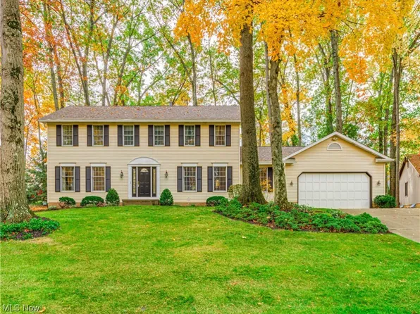6634 Amblewood St NW, Canton, OH 44718