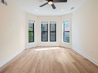 1250 W Addison St APT 1B, Chicago, IL 60613