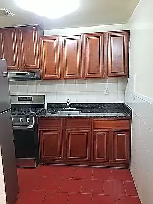 4th image of 546 Saint Marks Ave #7R