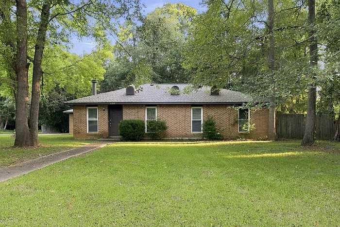 6201 Dalford Dr — Photo 1