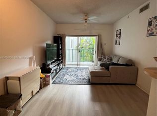 6001 SW 70th St APT 421, South Miami, FL 33143